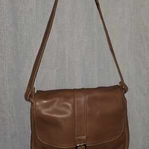 Elegant Brown Leather Shoulder Bag